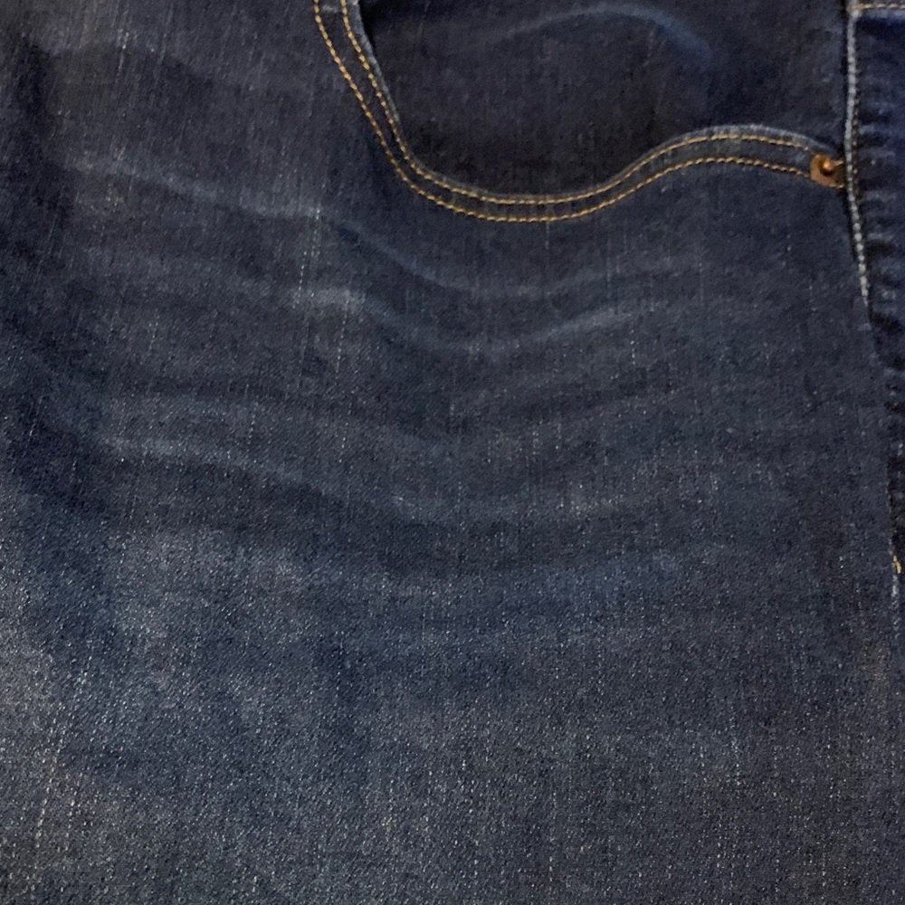 Women’s Dark Blue Levi Jeans - Picture 6 of 6